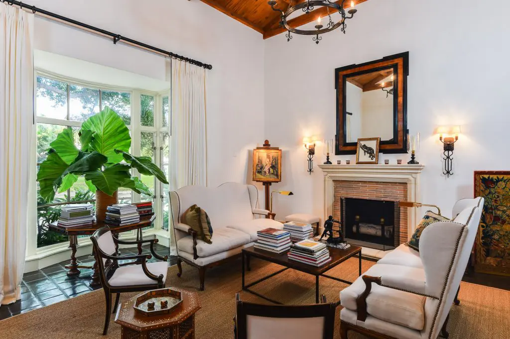 Phipps Plaza Property